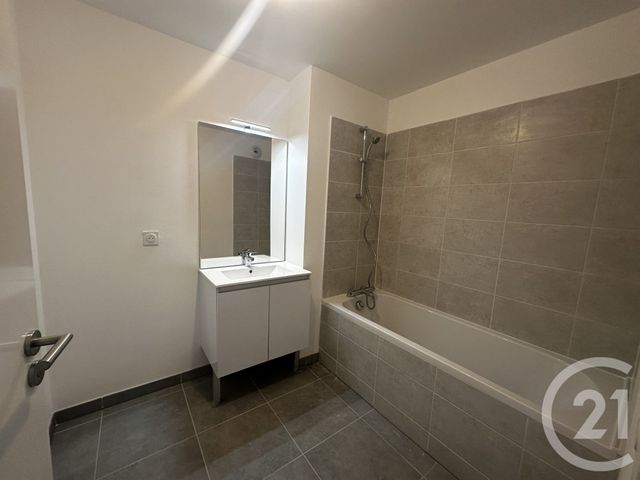Appartement T3 à louer - 3 pièces - 65.6 m2 - ST MEDARD EN JALLES - 33 - AQUITAINE - Century 21 Kadima