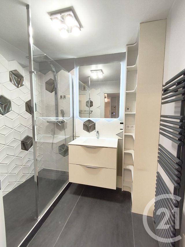 Appartement T3 à louer - 3 pièces - 71.18 m2 - BORDEAUX - 33 - AQUITAINE - Century 21 Kadima