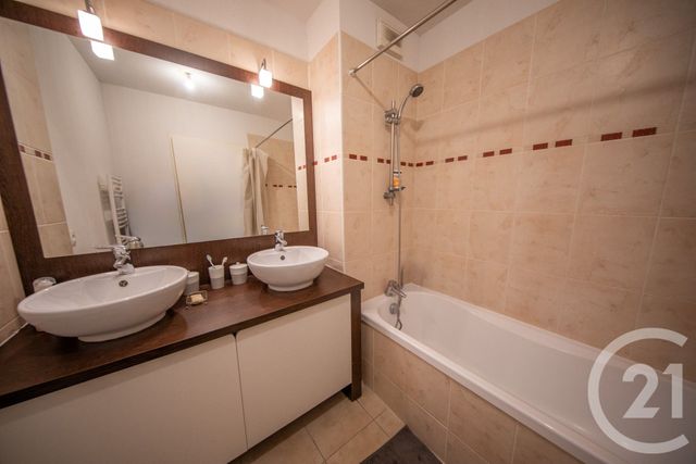 Appartement T3 à louer - 3 pièces - 67.93 m2 - ST MEDARD EN JALLES - 33 - AQUITAINE - Century 21 Kadima