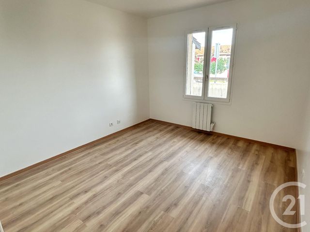 maison à louer - 5 pièces - 97.8 m2 - LE TAILLAN MEDOC - 33 - AQUITAINE - Century 21 Kadima
