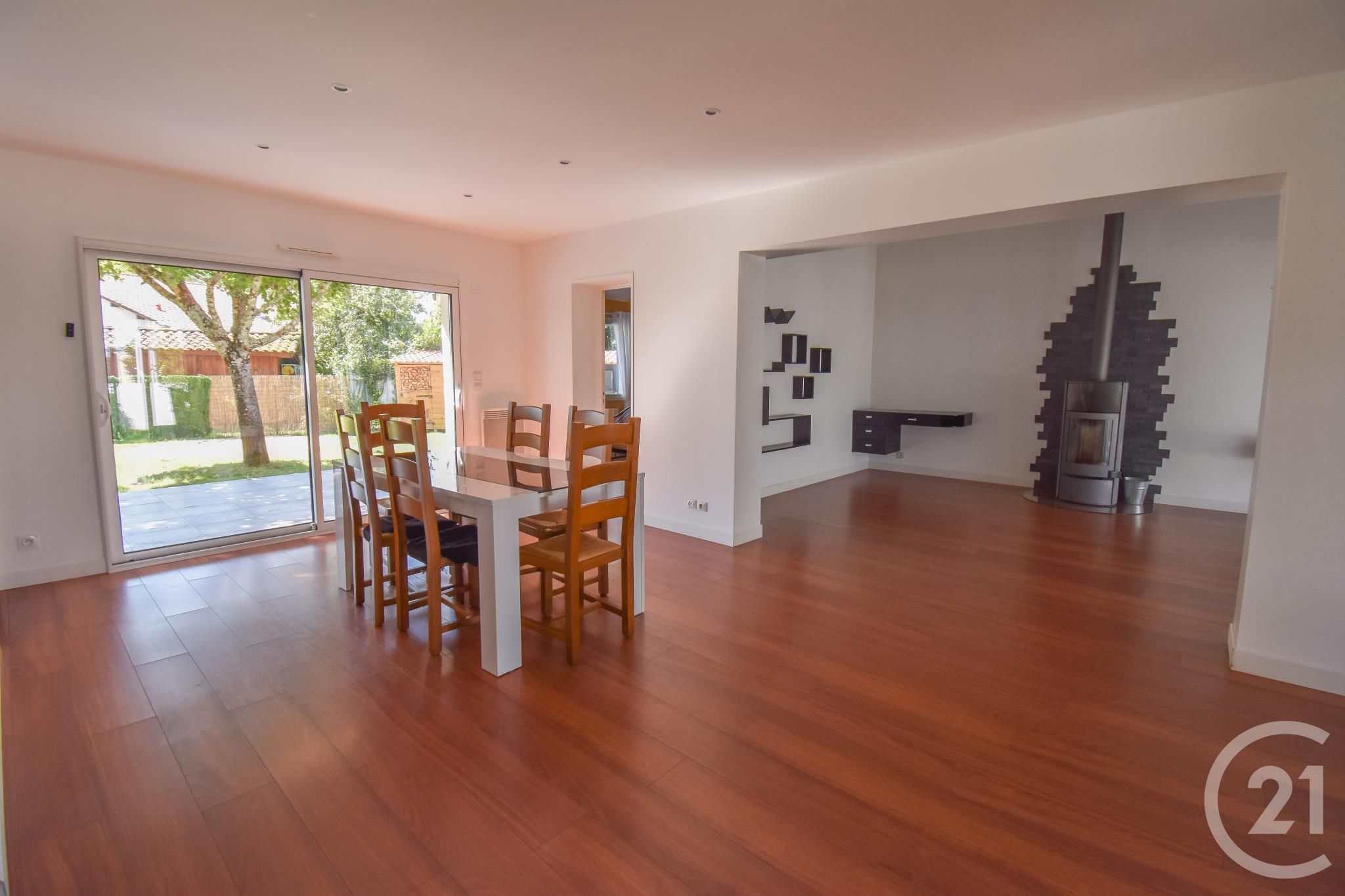 Maison 8 pièces 151 m² à louer à Saint-Médard-en-Jalles — photo 2