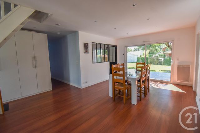 maison à louer - 8 pièces - 151.22 m2 - ST MEDARD EN JALLES - 33 - AQUITAINE - Century 21 Kadima