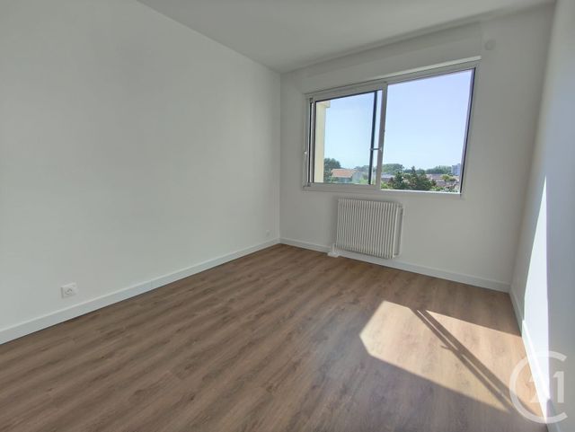 Appartement T3 à louer - 3 pièces - 106.83 m2 - BORDEAUX - 33 - AQUITAINE - Century 21 Kadima
