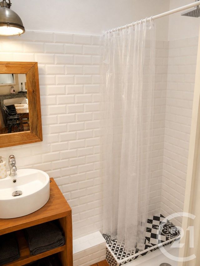 Appartement Studio à louer - 1 pièce - 30.0 m2 - BORDEAUX - 33 - AQUITAINE - Century 21 Kadima