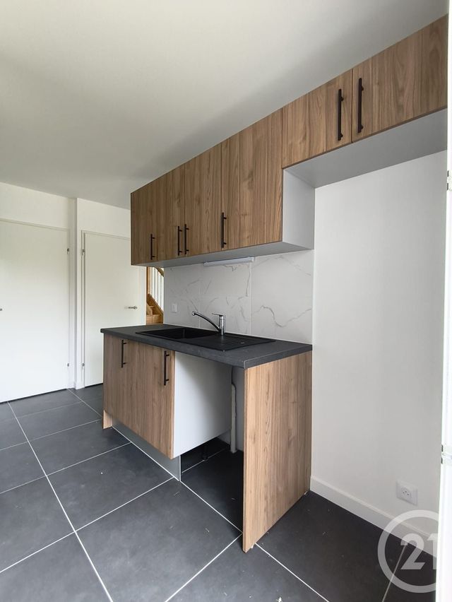 maison à louer - 4 pièces - 84.99 m2 - ST MEDARD EN JALLES - 33 - AQUITAINE - Century 21 Kadima