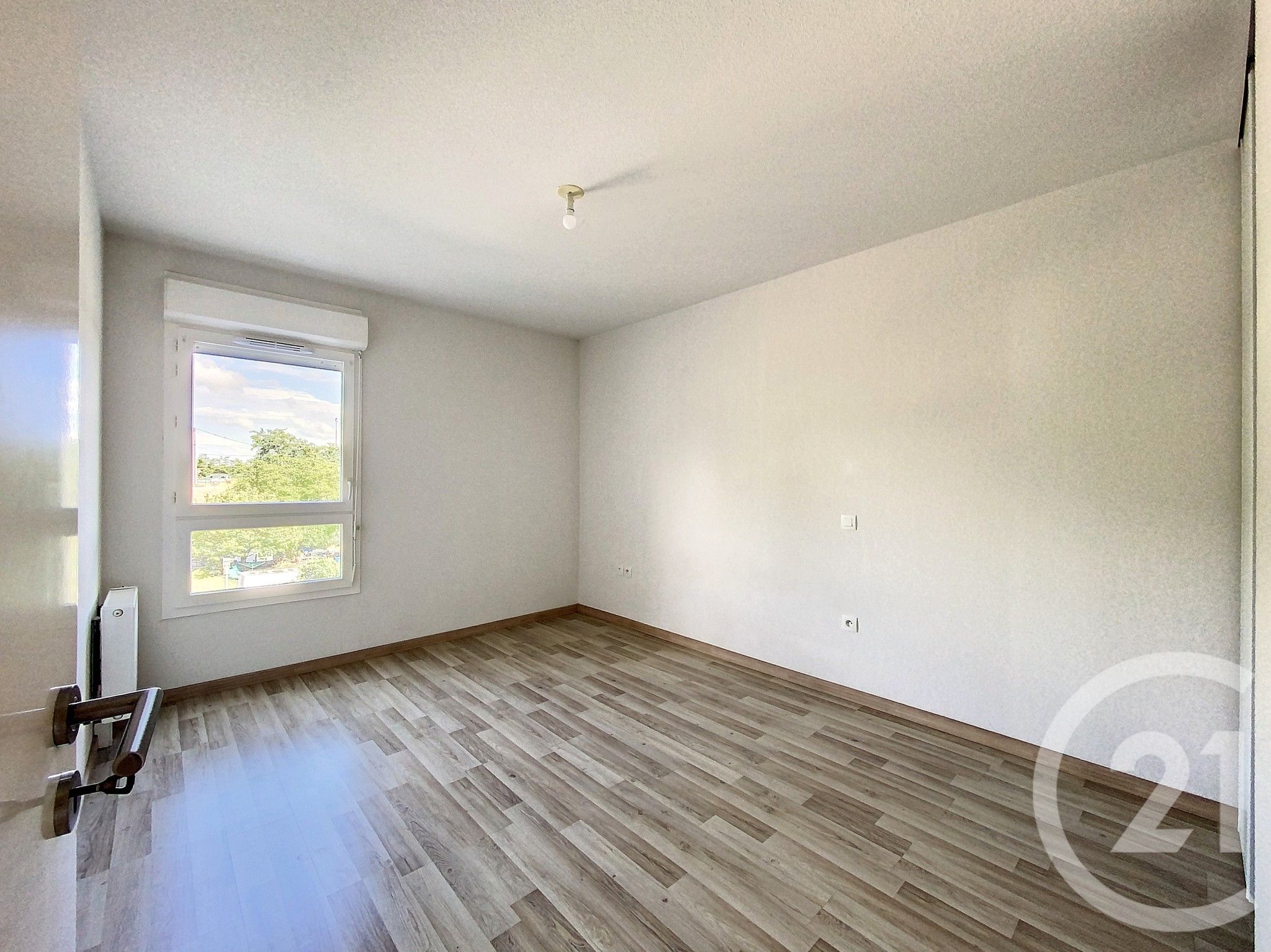 Appartement 3 pièces 65 m² à louer à Bruges — photo 2