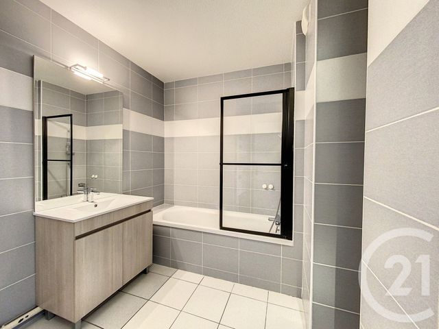 Appartement T3 à louer - 3 pièces - 65.0 m2 - BRUGES - 33 - AQUITAINE - Century 21 Kadima