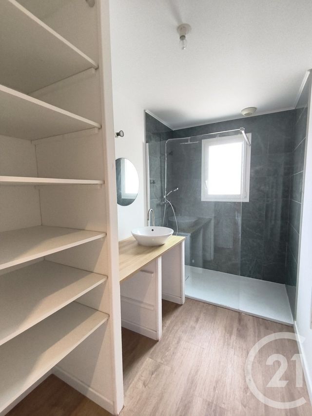 maison à louer - 4 pièces - 73.0 m2 - ST MEDARD EN JALLES - 33 - AQUITAINE - Century 21 Kadima