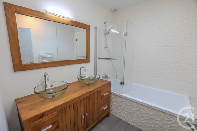 maison à louer - 4 pièces - 90.97 m2 - LE TAILLAN MEDOC - 33 - AQUITAINE - Century 21 Kadima