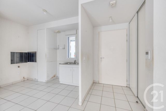 Appartement T3 à louer - 3 pièces - 66.1 m2 - BORDEAUX - 33 - AQUITAINE - Century 21 Kadima