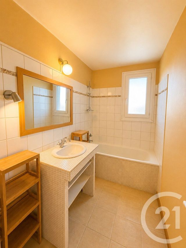 Appartement T3 à louer - 3 pièces - 69.0 m2 - BORDEAUX - 33 - AQUITAINE - Century 21 Kadima