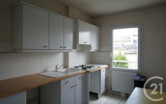 Appartement T3 à louer - 3 pièces - 75.3 m2 - BORDEAUX - 33 - AQUITAINE - Century 21 Kadima