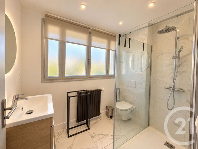 Appartement T2 à louer - 2 pièces - 64.77 m2 - BORDEAUX - 33 - AQUITAINE - Century 21 Kadima