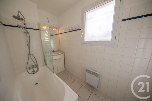 maison à louer - 4 pièces - 66.7 m2 - ST MEDARD EN JALLES - 33 - AQUITAINE - Century 21 Kadima