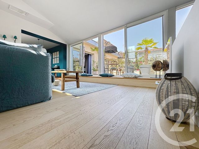 Appartement T3 à louer - 3 pièces - 75.97 m2 - BORDEAUX - 33 - AQUITAINE - Century 21 Kadima